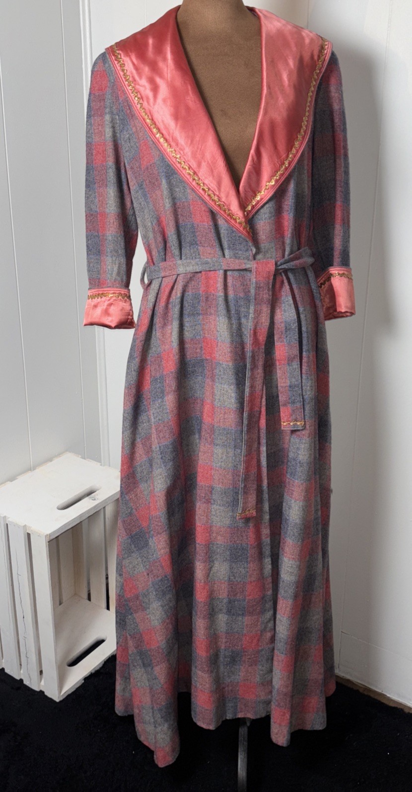 Vintage Handmade Woman Robe Long Plaid Gray & Pink Size Small Rare With Pockets