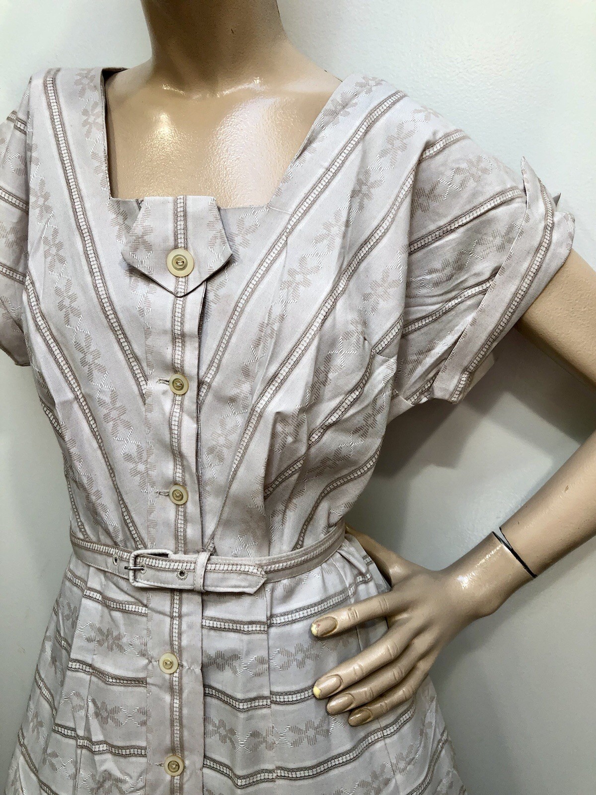 VTG 1950s DEADSTOCK wo/Tags Taupe JACQUARD SHIRTWAIST DRESS „Nadine Original”