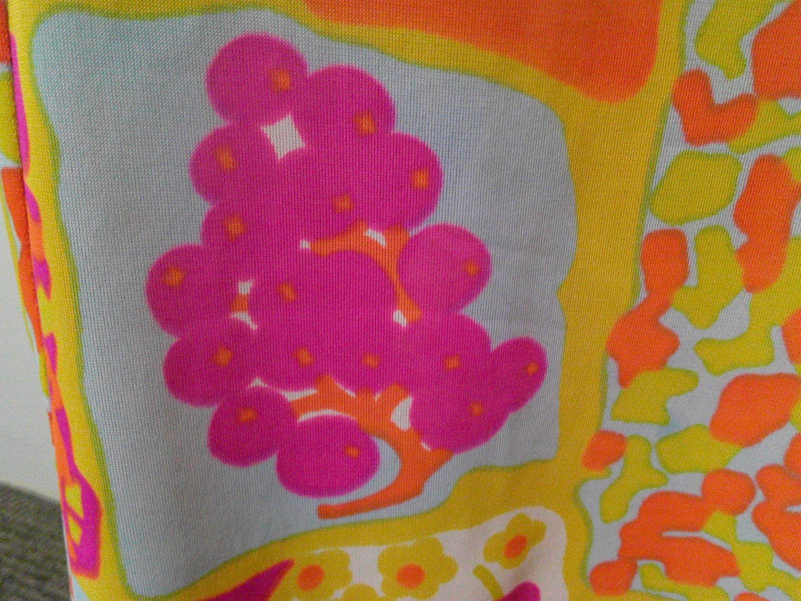 Vtg 60’s MOD Formfit Rogers Silky Slinky Nylon Keyhole Nightgown POP ART Print S