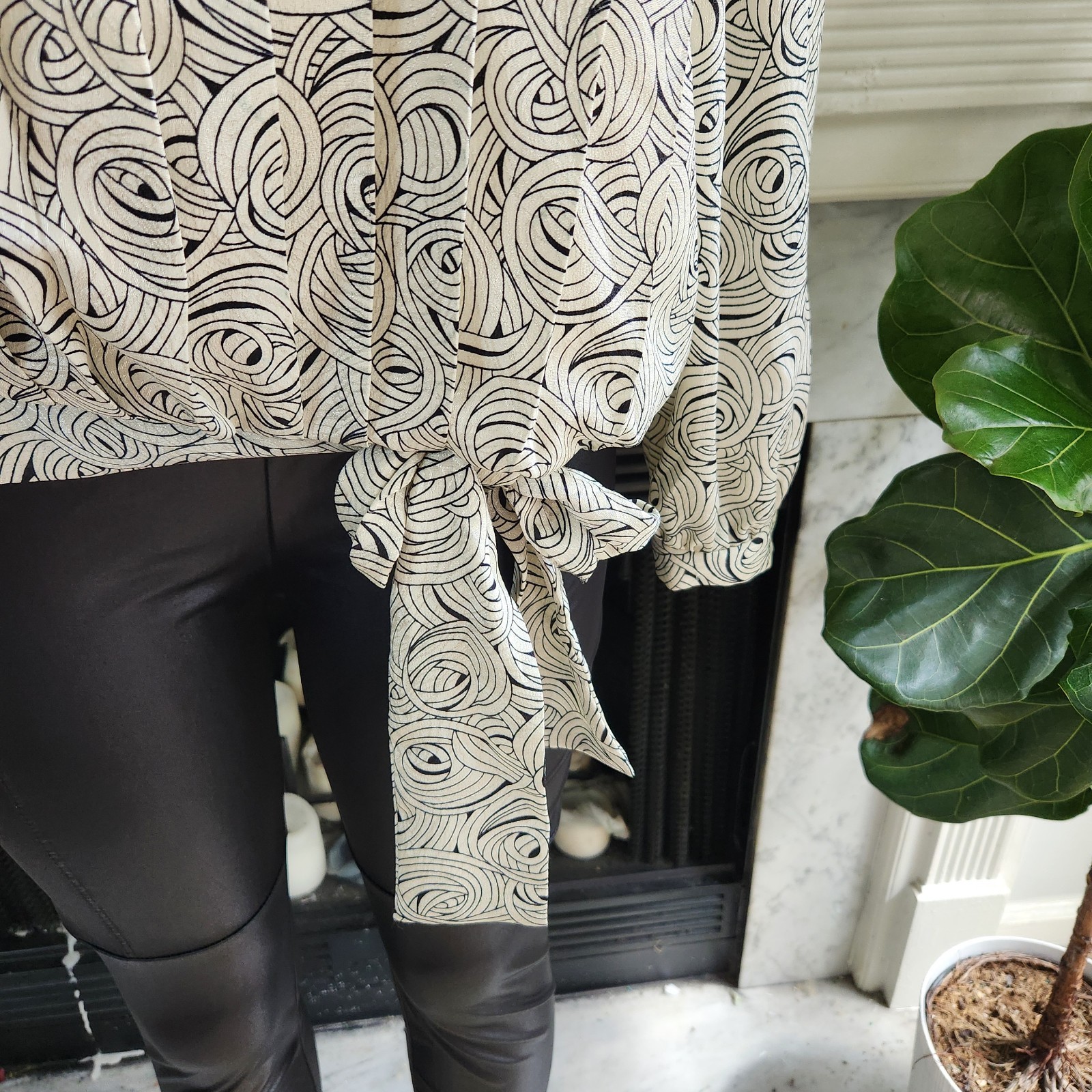 Vintage 80s Antique White Black Pleated Top Geometric Corpcore Retro Size 10
