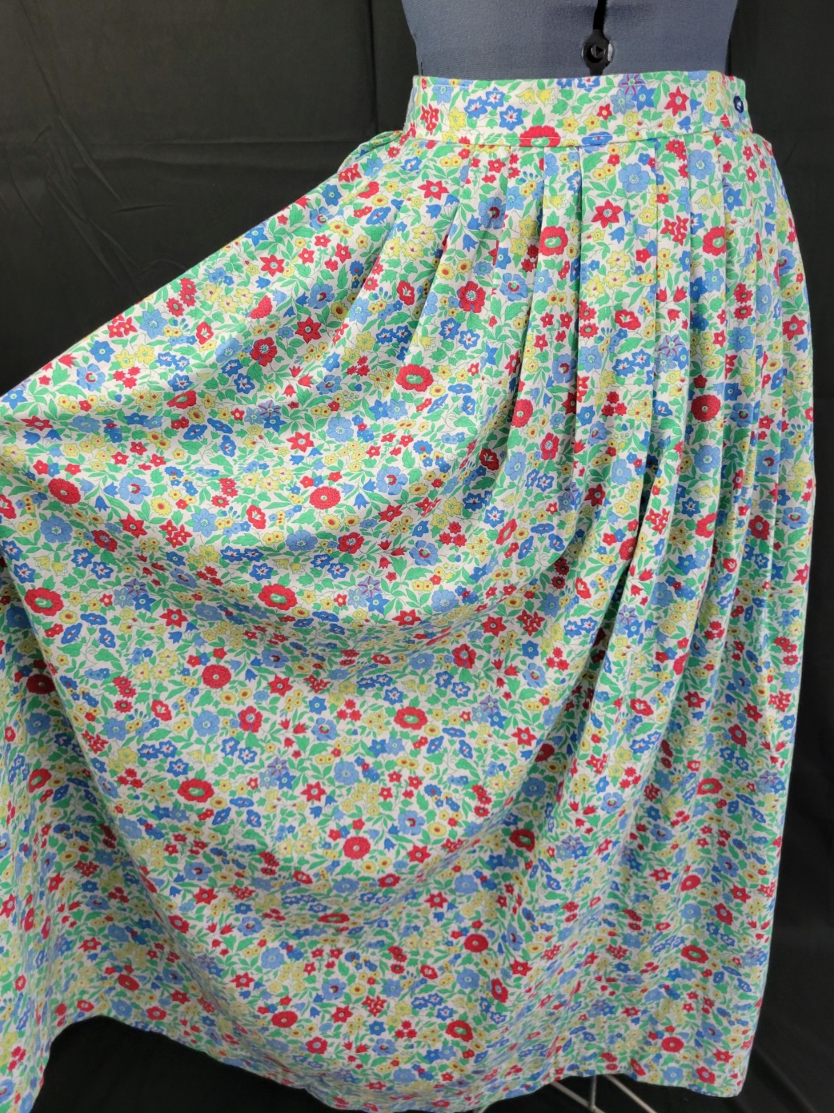 Vintage Blue/Green/Red/Yellow Floral Pleated Skirt with Side Closure Size S/M?