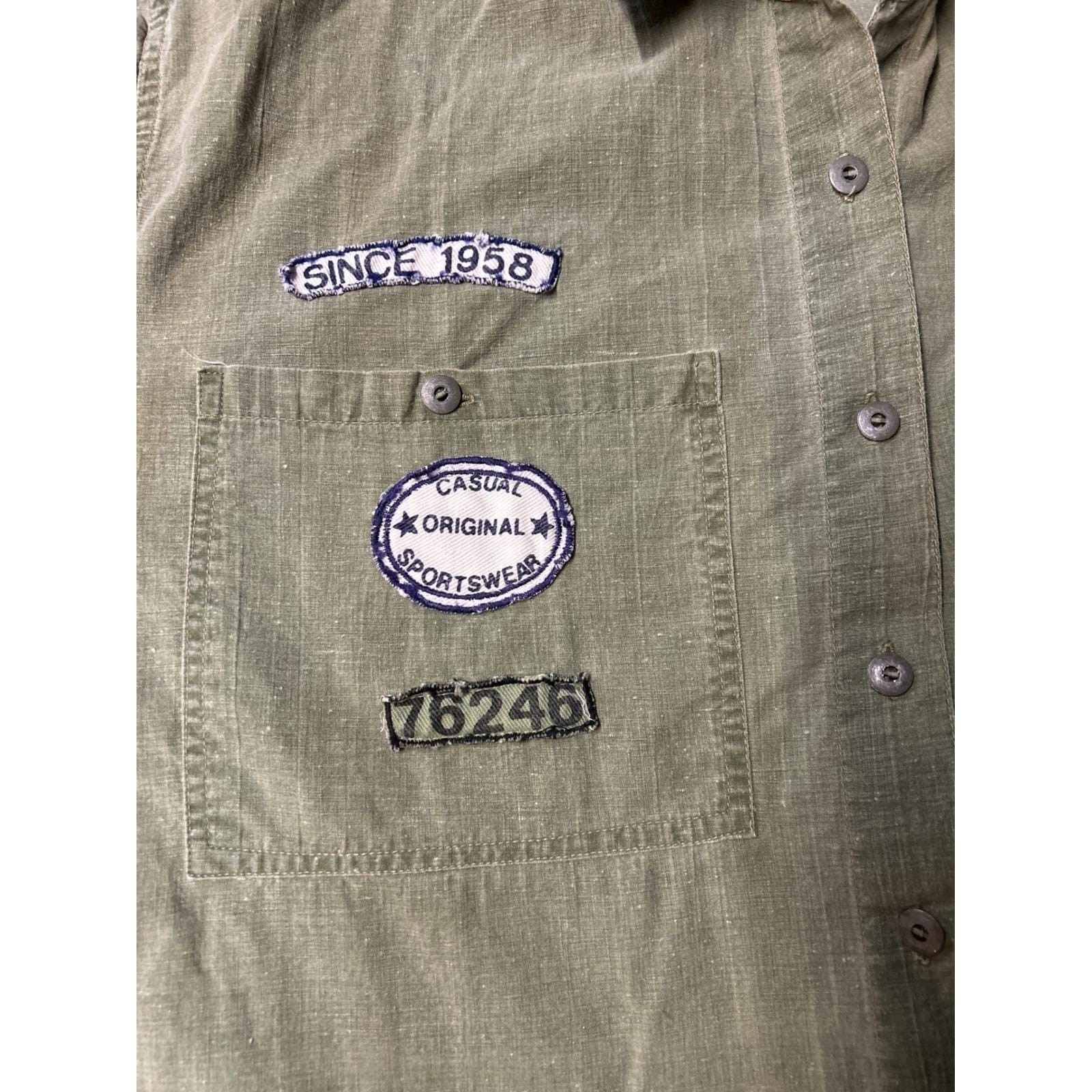 Vintage Y2K Citron Vert Olive Green Long Sleeve Military Look Patches Shirt WS