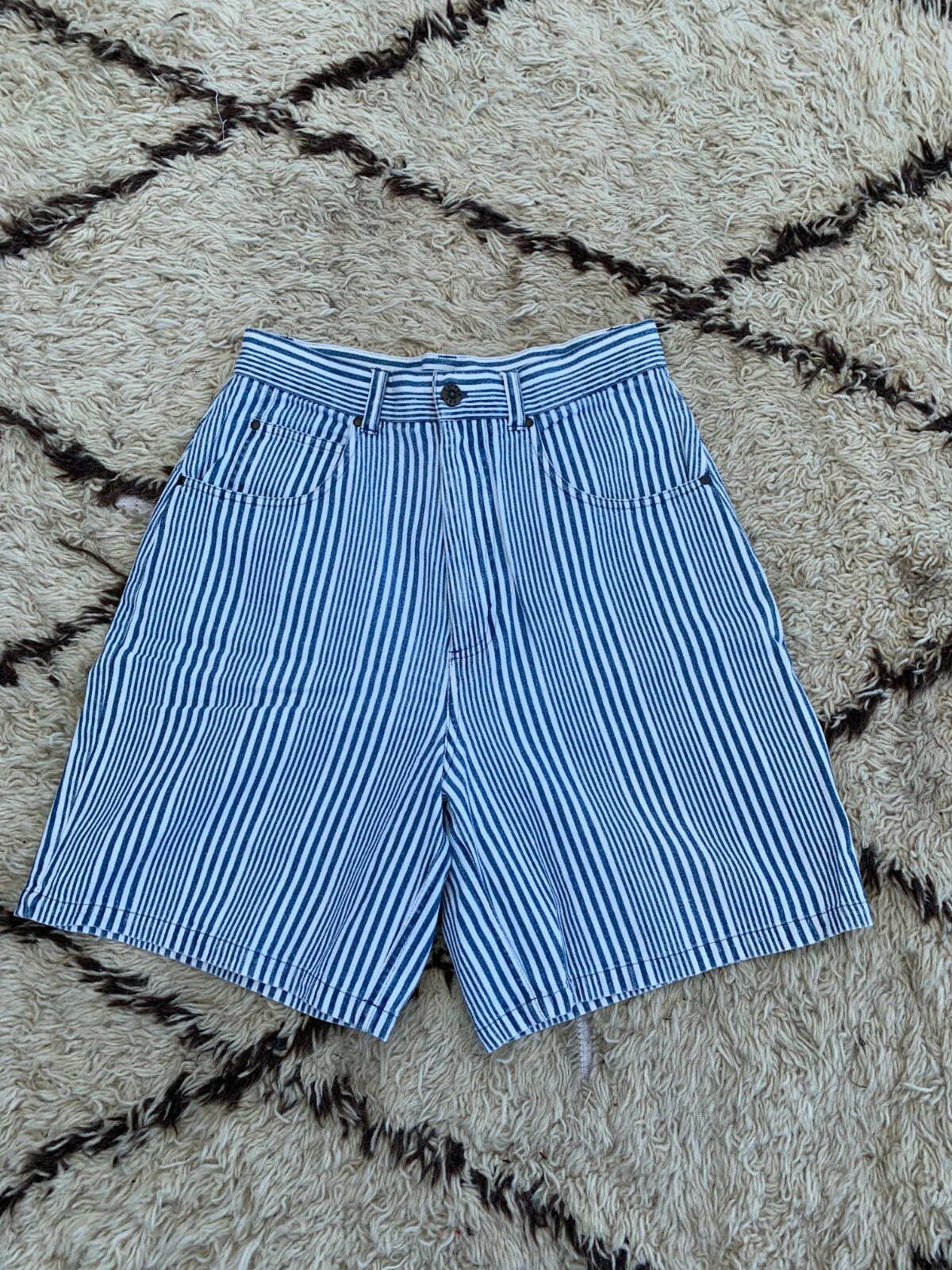 Copper Key striped blue and white shorts with high waist (Mom Shorts 28″ waist)