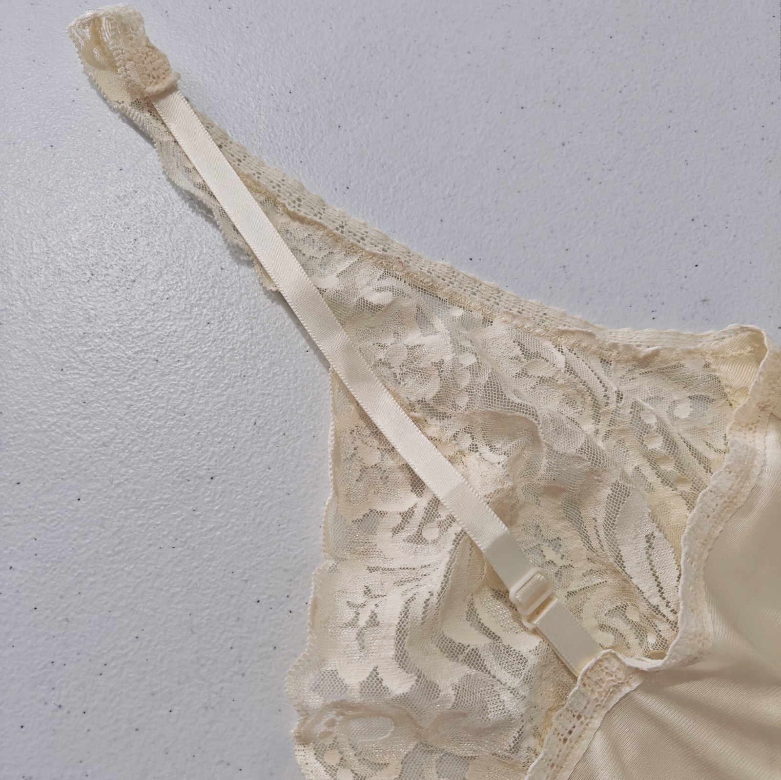 Vintage Lace Slip Dress Vanity Fair 36 Nylon Ivory Nude Floral Sheer Lingerie
