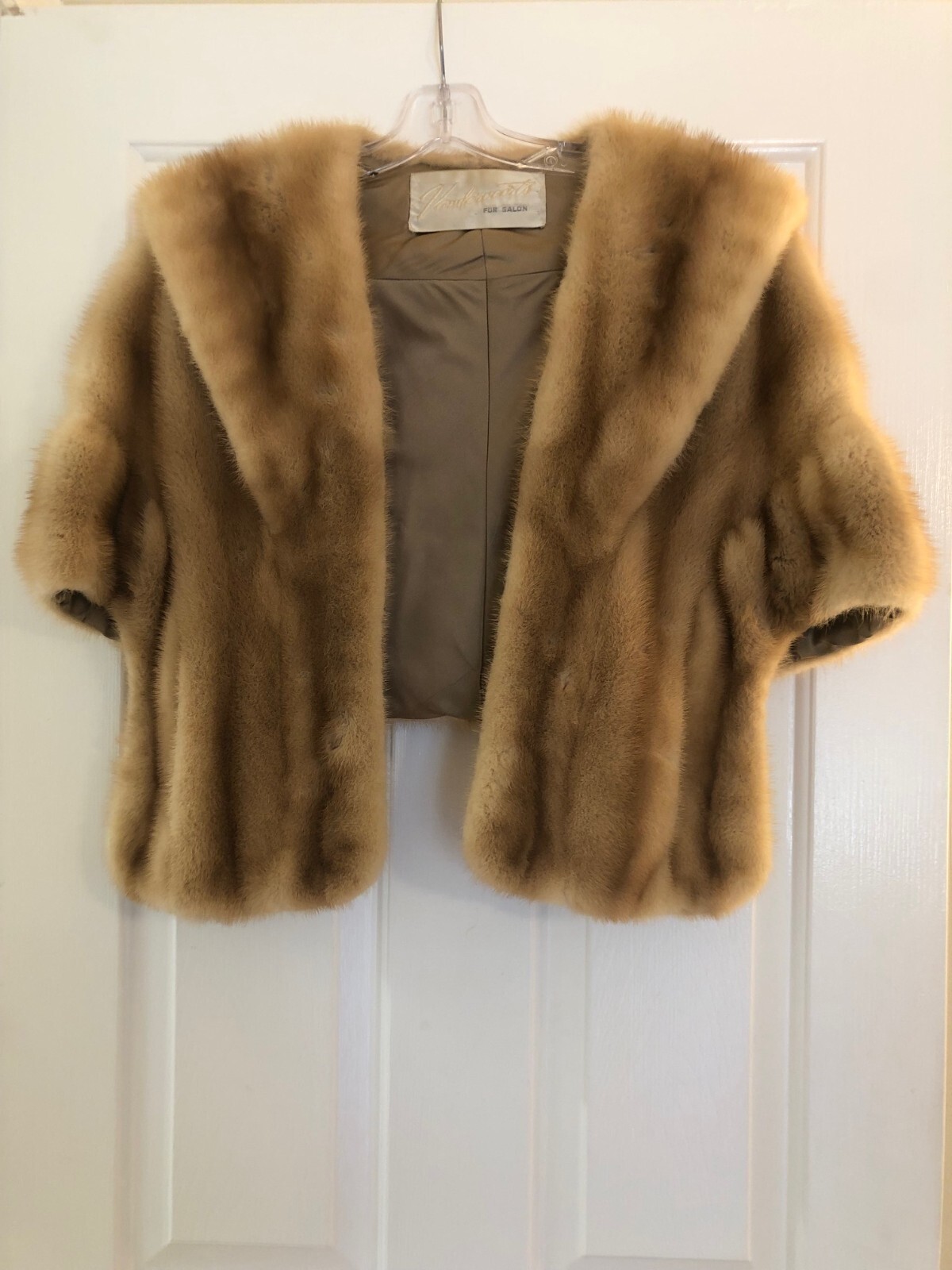 Excellent 1960’s Natural Pastel USA Mink USA Stole Cape Capelet