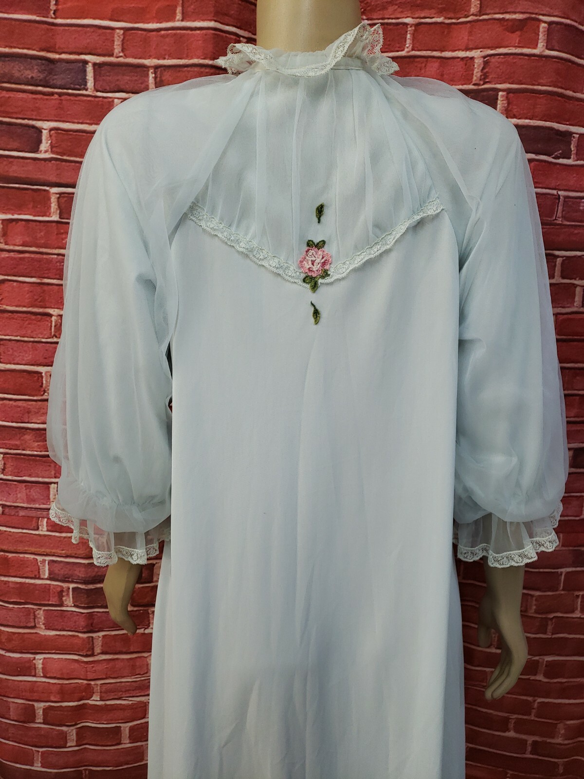 Vintage Laros Size Small Women’s Nightgown Slip Romantic Robe Blue Nylon Lace #