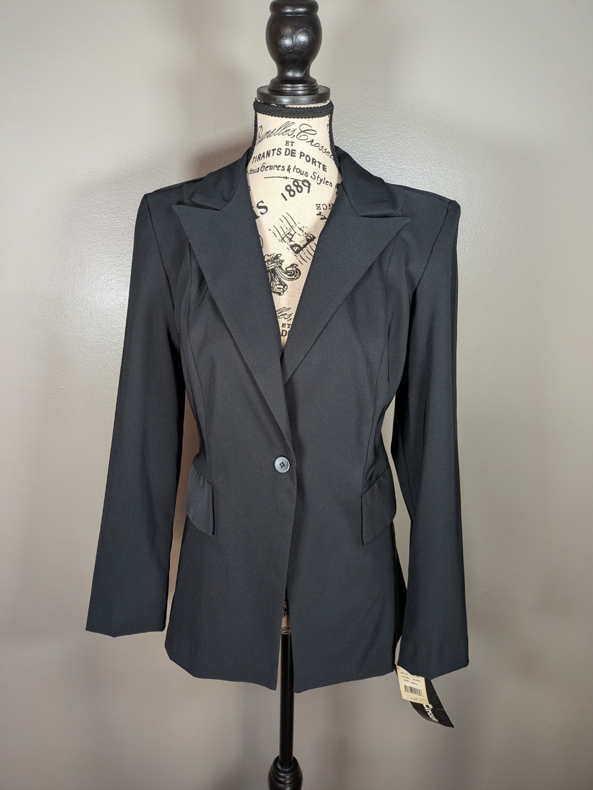 Vintage Women’s Polyester Blazer – Size Small – Single Button – Shoulder Pads