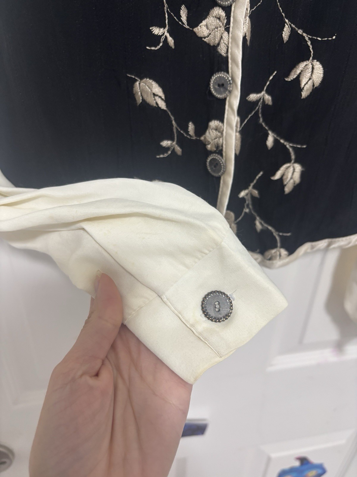 Vintage 90s Embroidered Vest Blouse – Cottagecore Floral Button Front