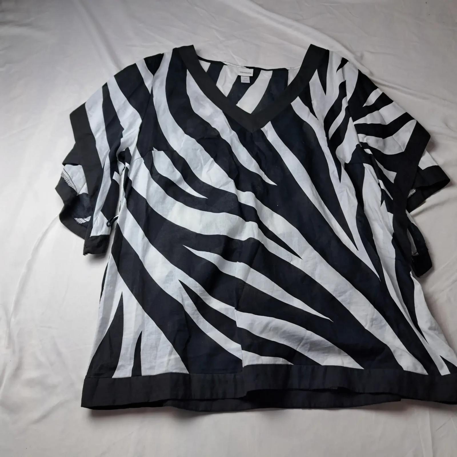 Venezia Womens Plus Size 14/16 Black White Zebra V-Neck Tunic Top Cotton