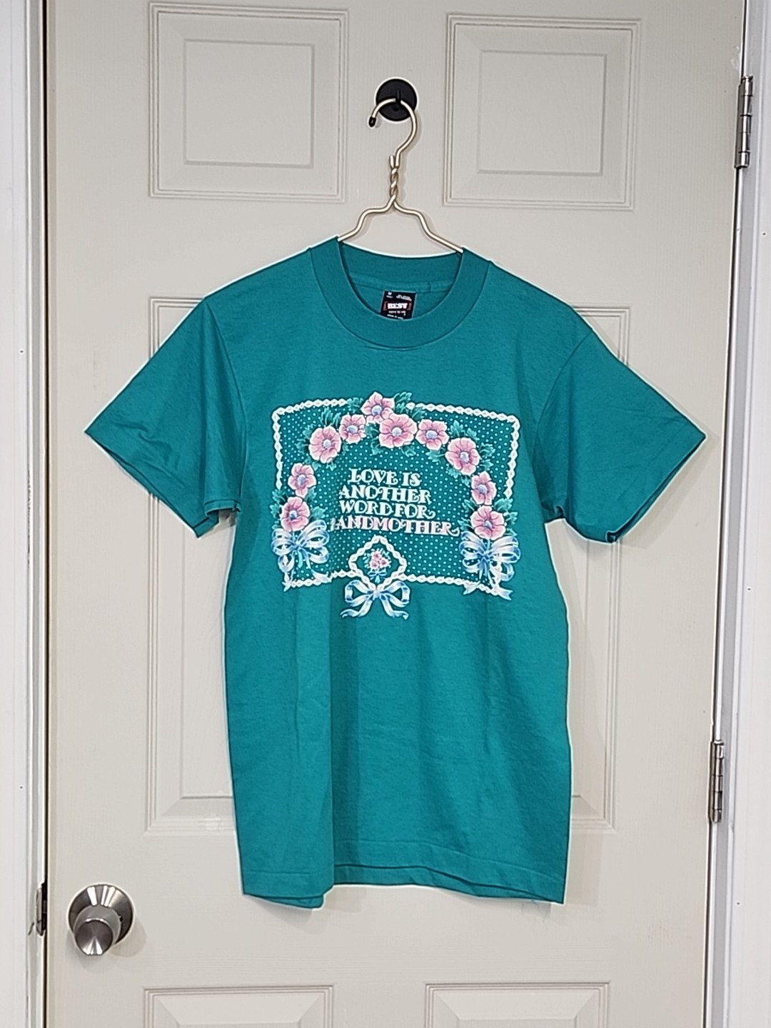 Love Is Another Word For Grandmother Sz M Vtg T-Shirt Fruit Of The Loom Best USA