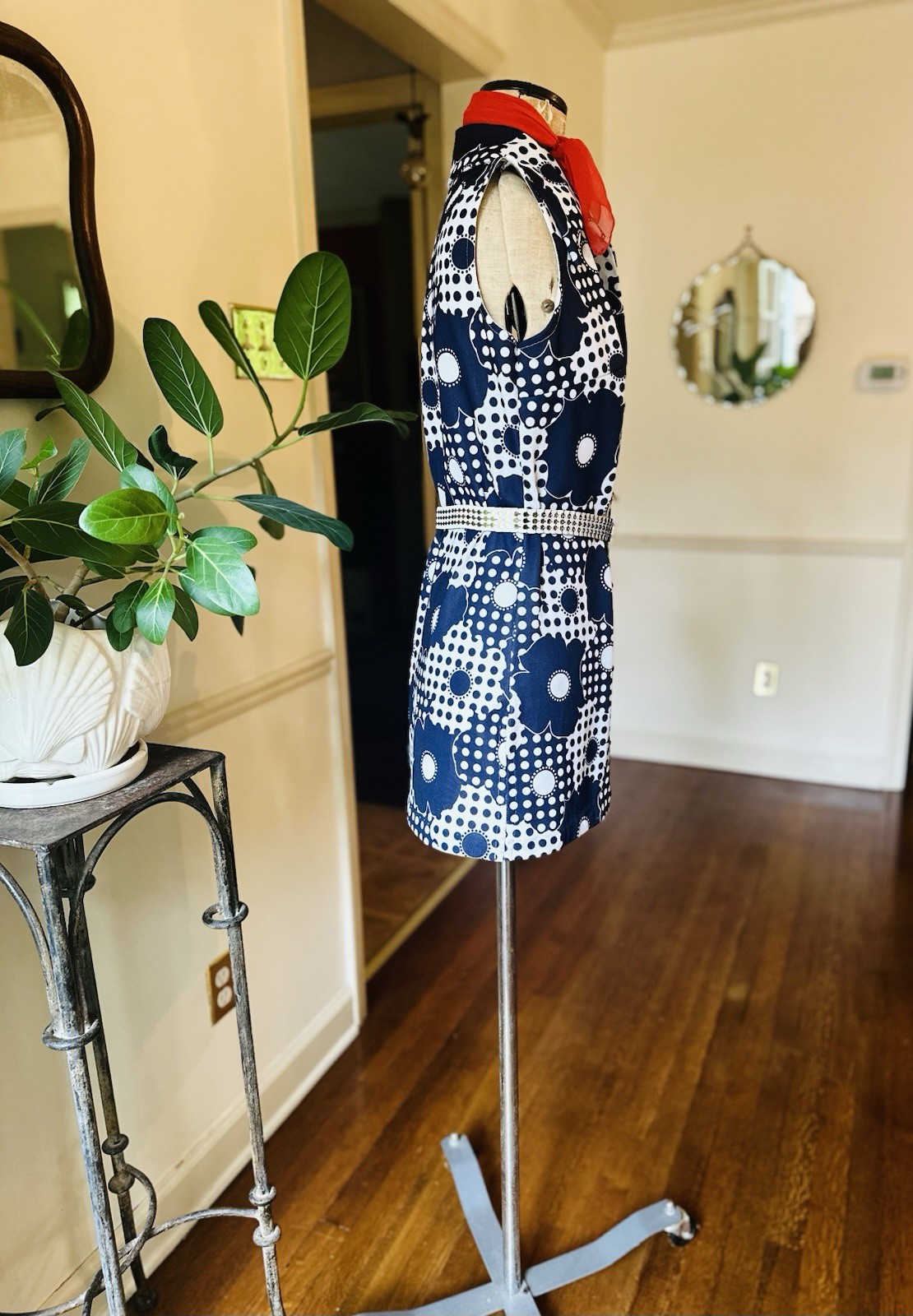 Vintage 60s/70s Mod Sheath Mini Dress Navy Blue White