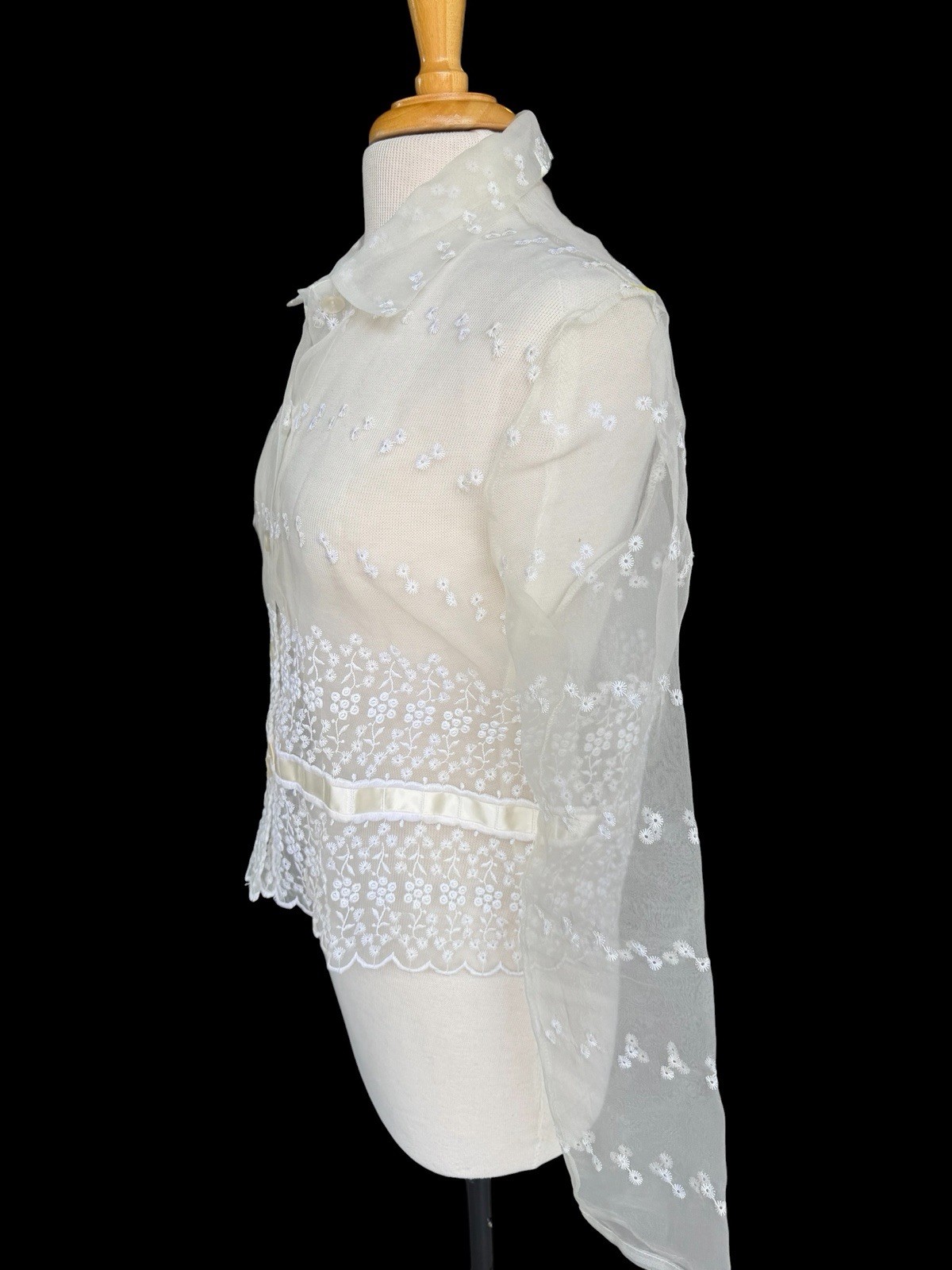 Vintage Embroidered Eyelet White Sheer Organza Lace Shirt Blouse Top Size M