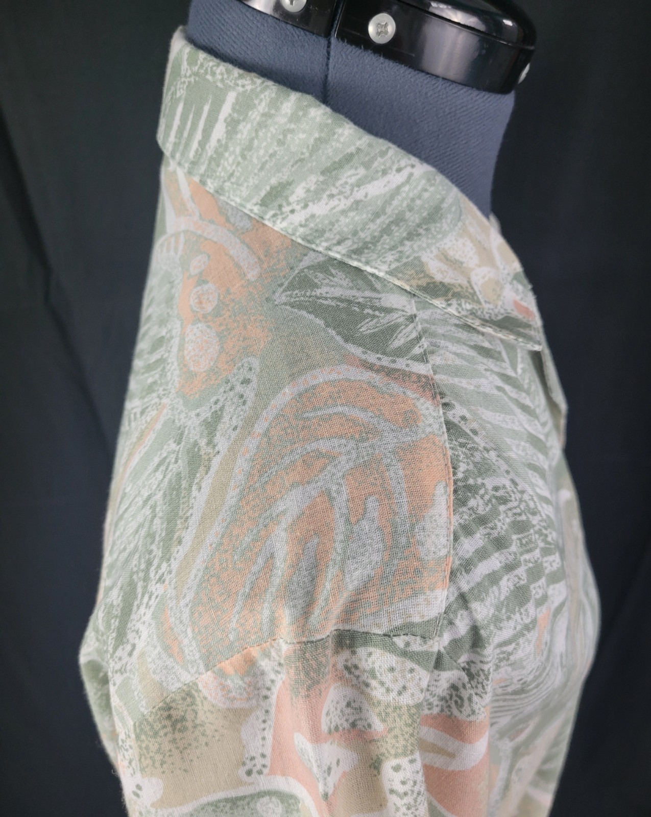 Vintage Alfred Dunner Sage Green/Tan/Peach Leaf Pattern Button Down Size 8