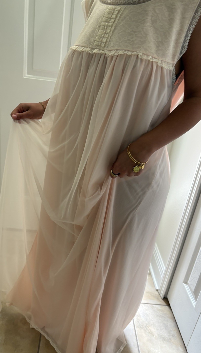 Vtg Pink Blush Evening Gown Lingerie Bridal Boutique Ivory rose Lace Detail