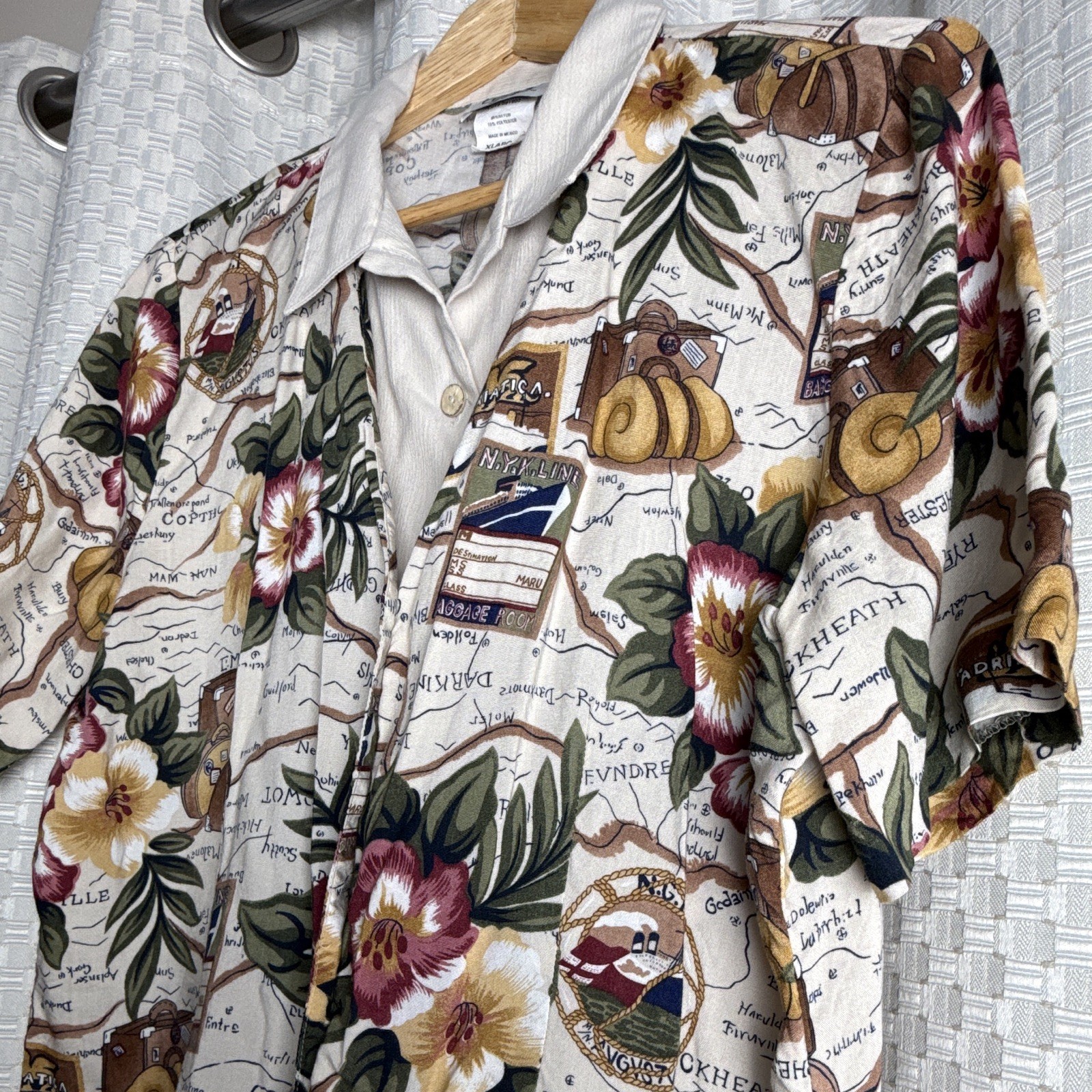 Vintage Teddi Women’s Novelty Map Travel Print Camp Shirt Rayon Hawaiian Blouse