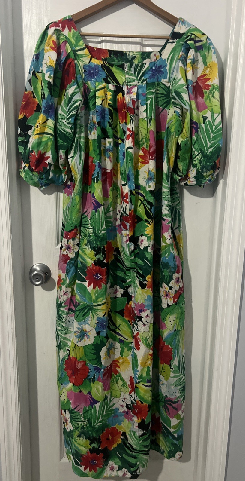 Vibrant Vintage Ruth Norman for Neiman Marcus Floral Muumuu Dress Size S Pockets