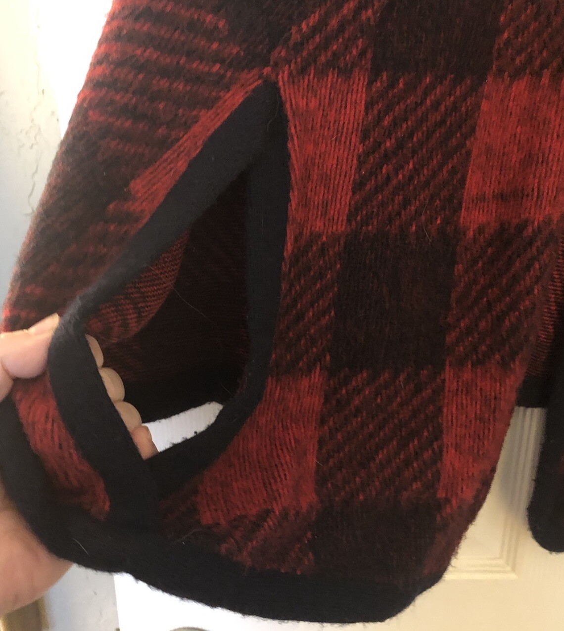 Womens Vintage Buffalo Check Capelet