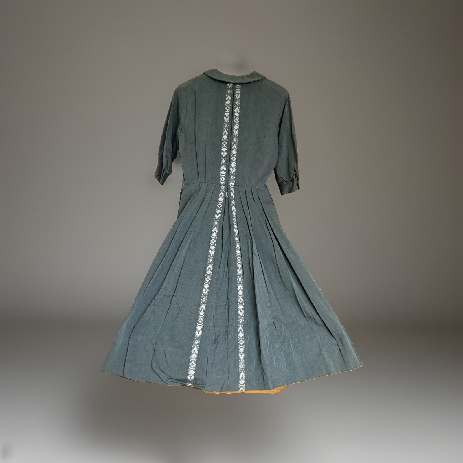VTG 60s Abby Kent New York Shirtwaist Dress Cotton Pleated Embroidered Sz 11 NOS