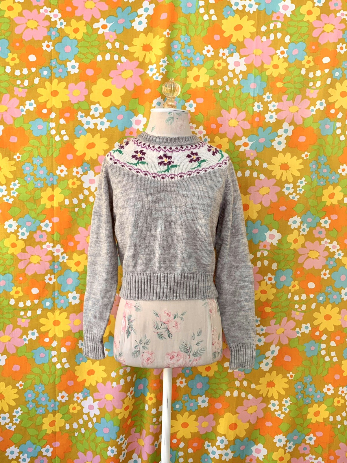vintage 70s gray purple floral cropped sweater M/L