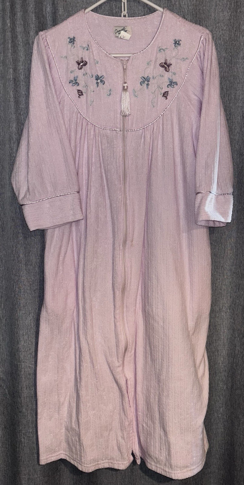 VTG House Coat Pink Zip Front Robe Embroidered Flowers Casual Nights