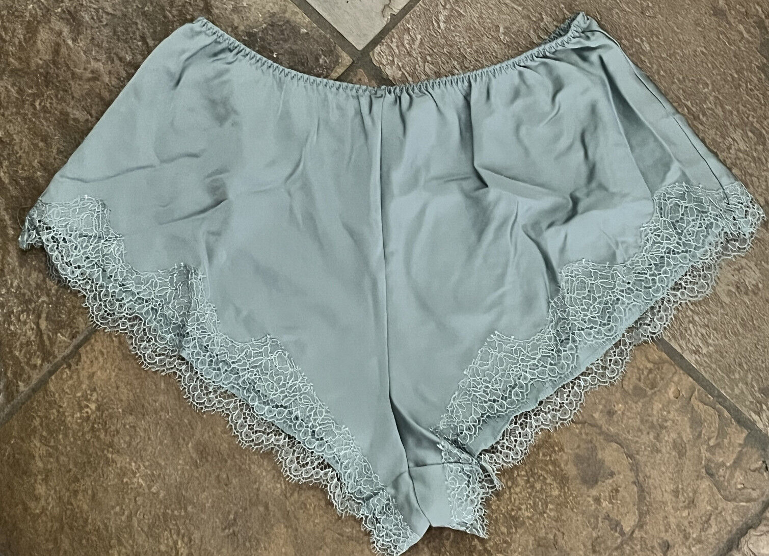 325 VICTORIA’S SECRET XS Sea Foam Green Lace Trim Tap Panty No Gusset #39