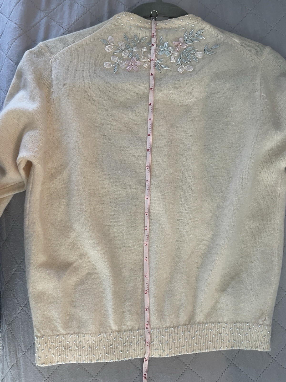 Vintage 50s Cardigan Sweater Dainty Floral Beaded Size 38 Medium