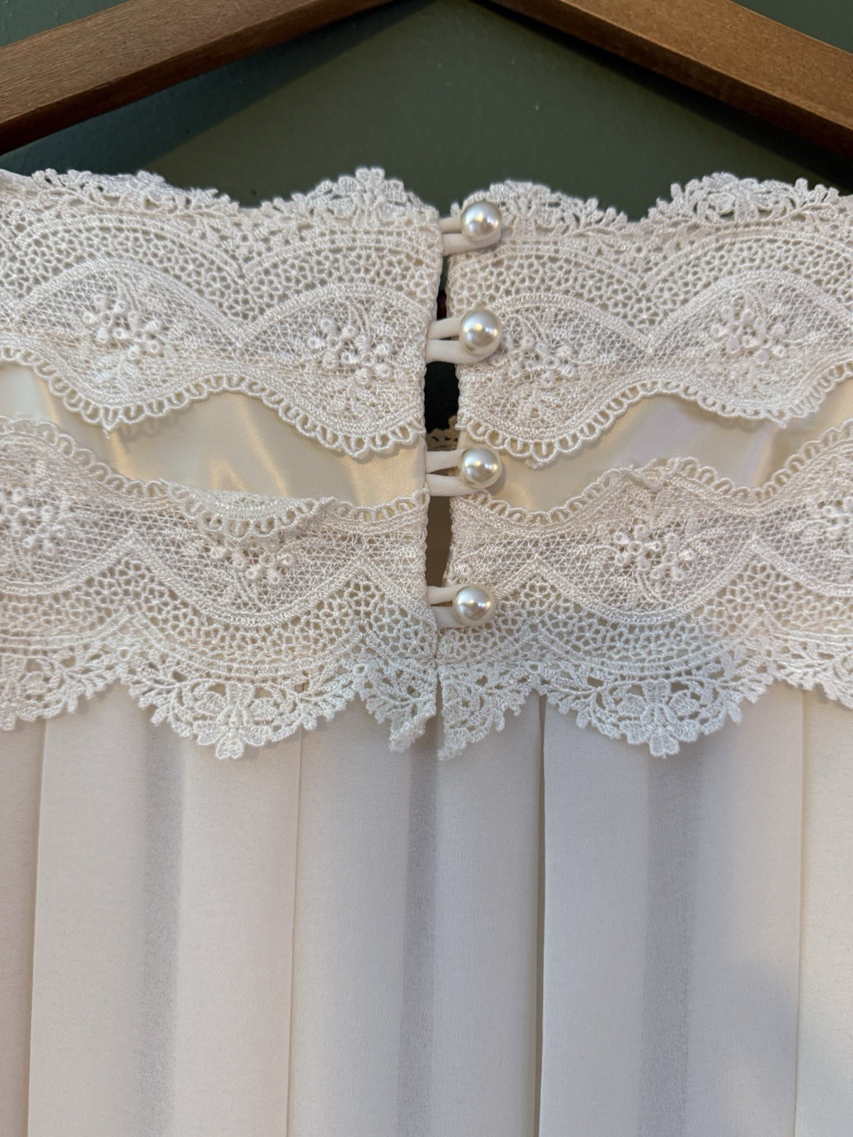 Vintage 1970s Chez California Ivory Pleated Peignoir Nightgown Chiffon Lace
