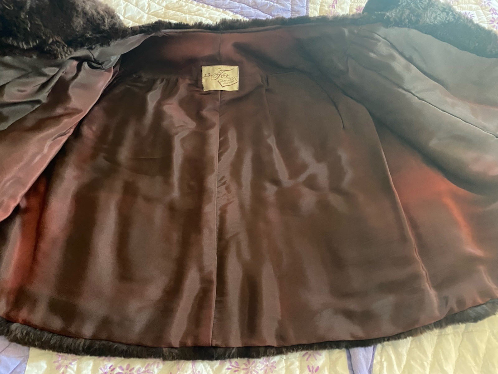 Vintage Womens I.R. FOX Brown Simulation Faux Fur Cape Shawl Wrap Stole New York