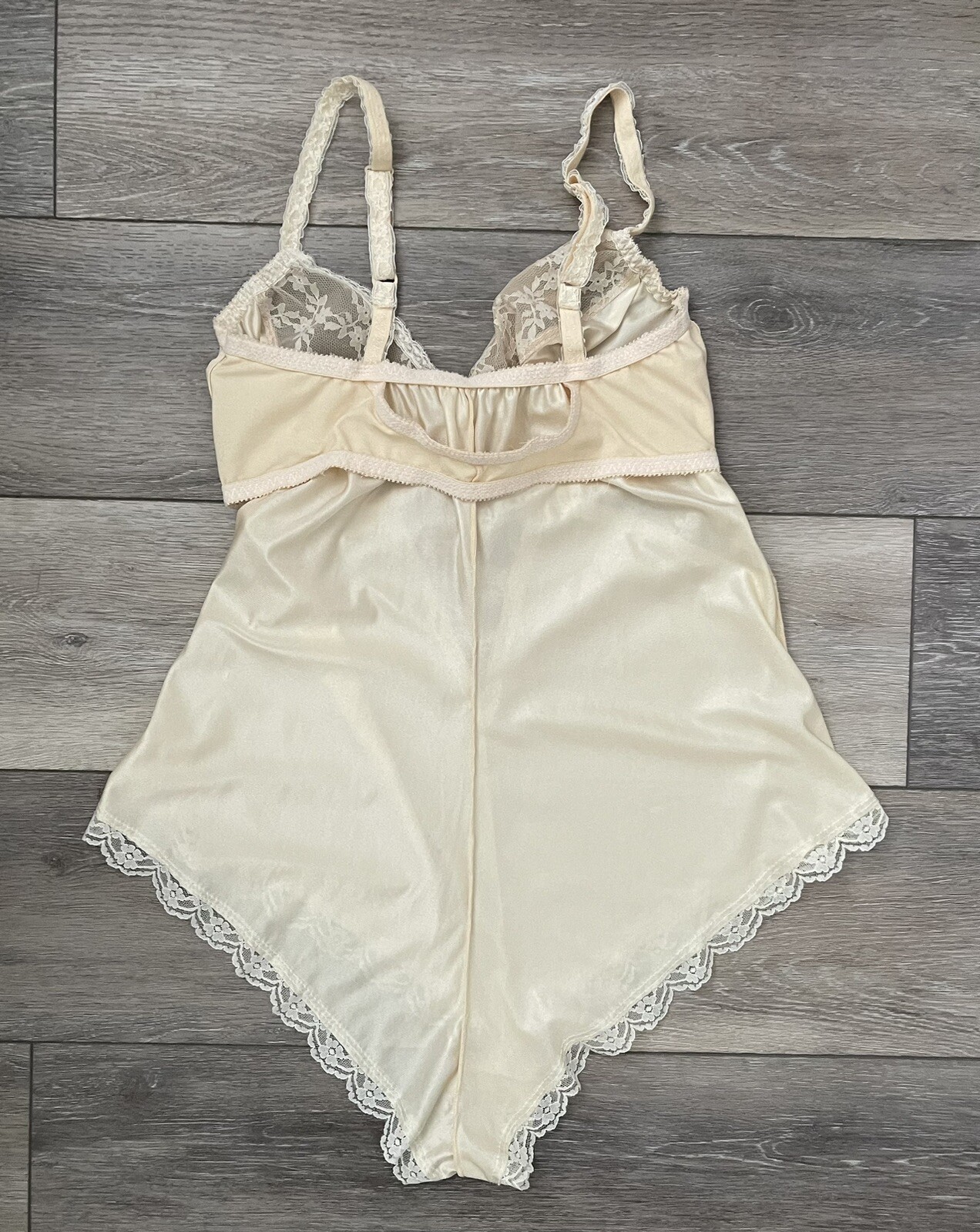 Vtg YOUNG SMOOTHIE Ivory Satin Nylon Lace Underwire Body Suit Teddy Shaper 36D