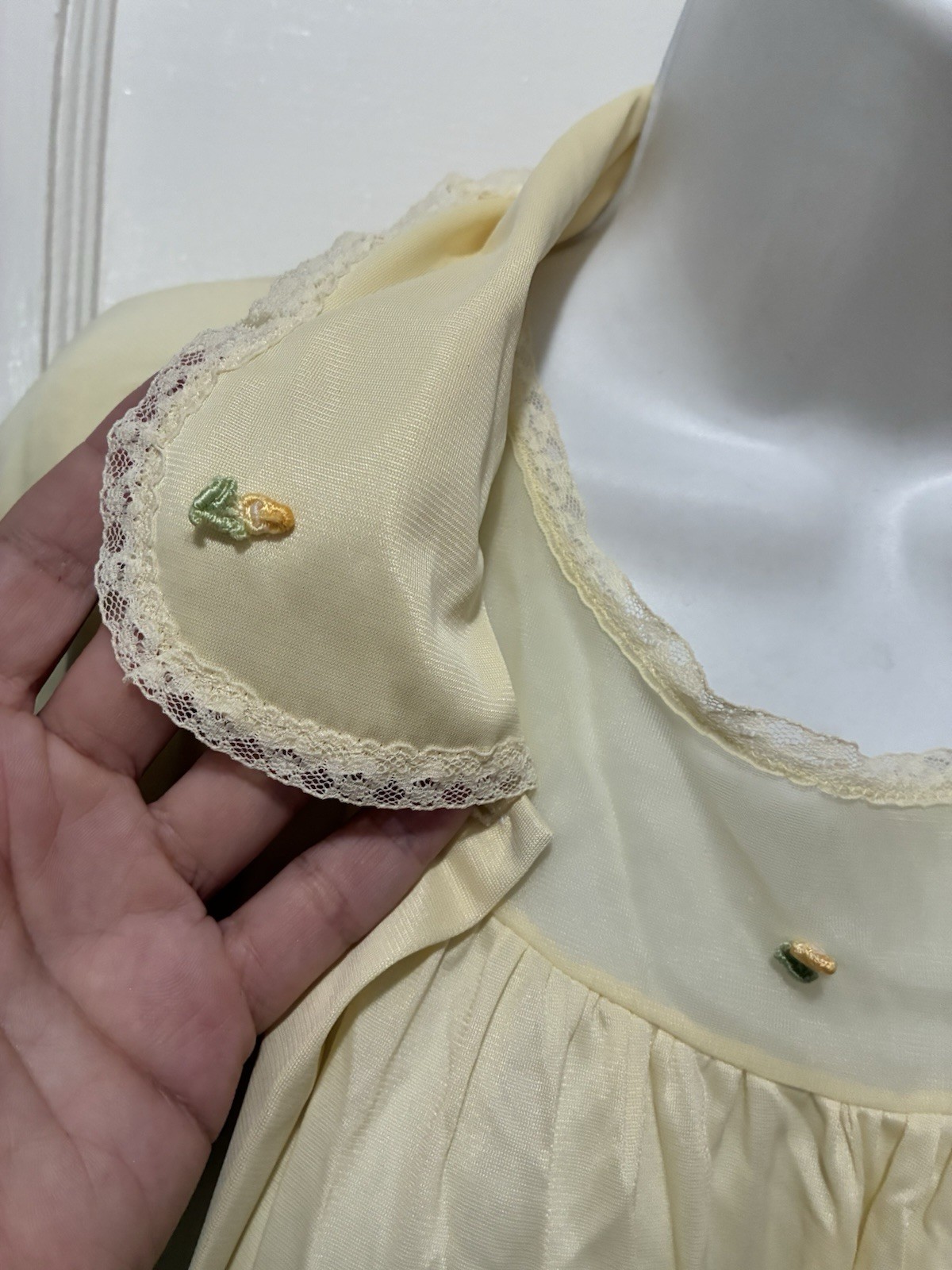 Vintage Yellow Nightgown Peignoir Set Robe 100% Nylon Rosebud Lace L XL