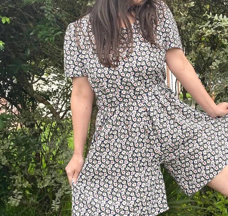 Women’s Vtg romper jumpsuit shorts floral Size medium Classic 90’s One Piece