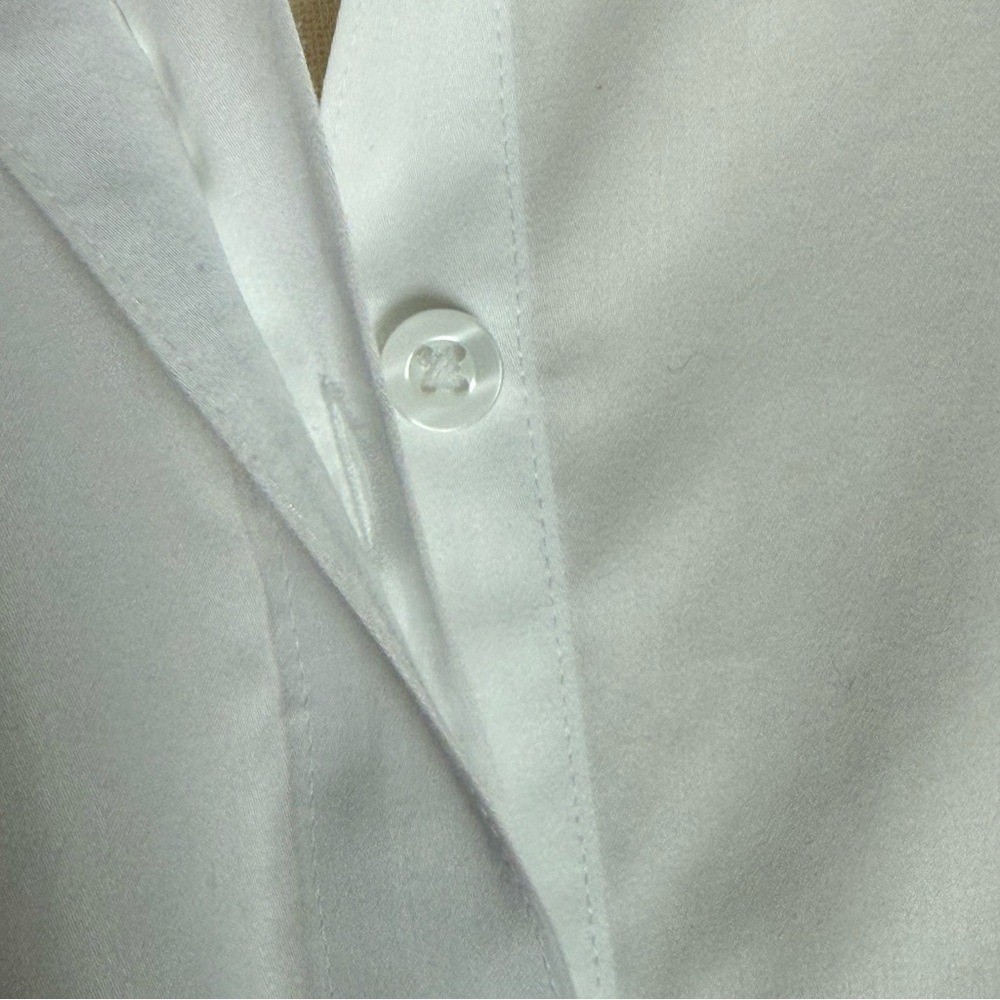 Chico’s White tailored Classic Timeless no iron Button Blouse size small medium