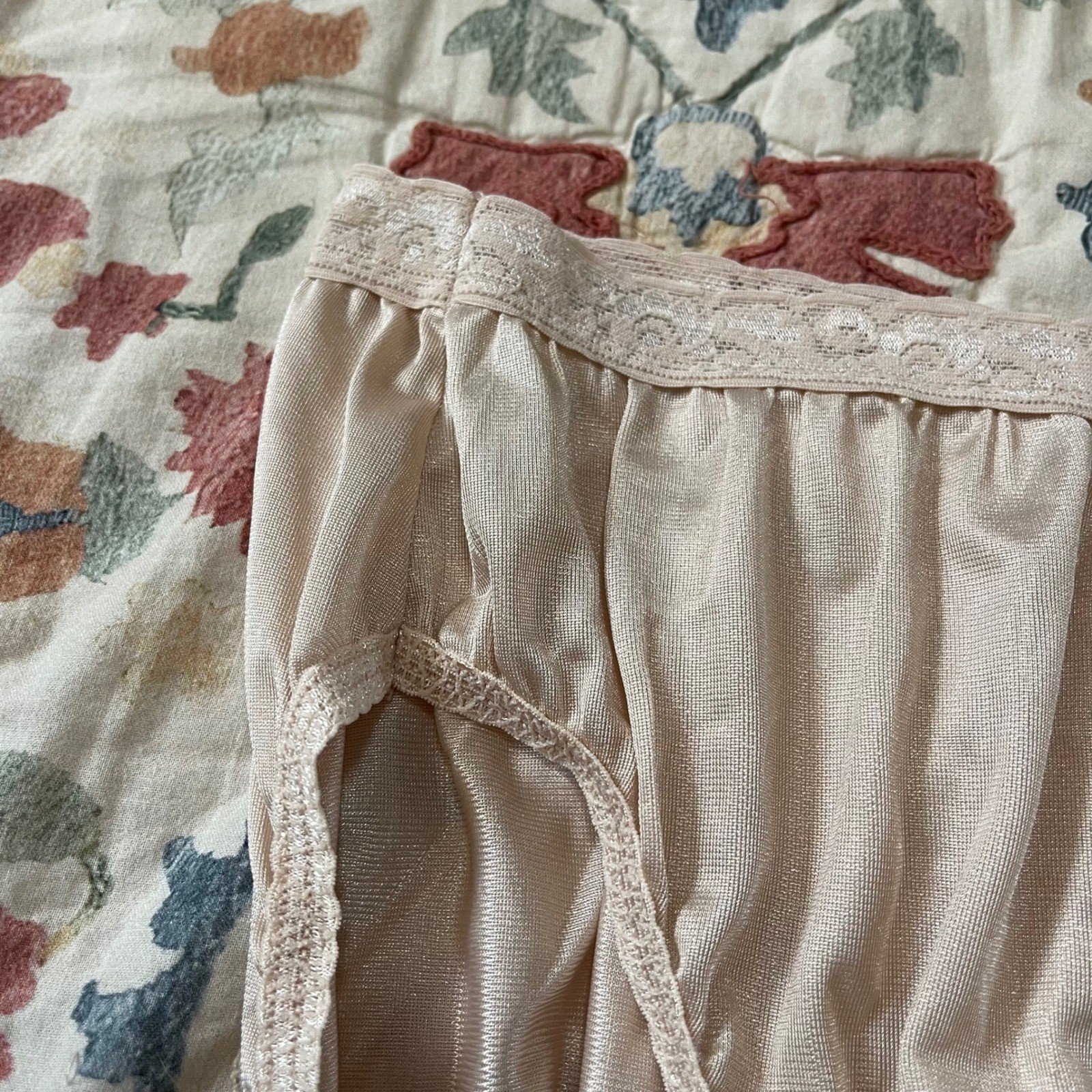 VTG Hanes Sheer Panties Shiny Nylon Gusset Lace 10 Granny 15763 nude tan skin