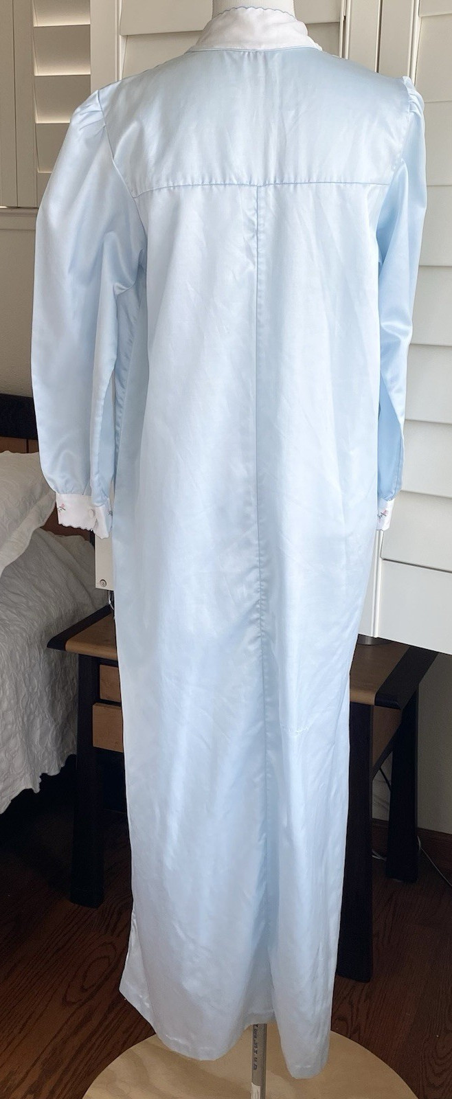 Vtg Jodie Arden Blue Satin Nightgown M Embroidered Floral Scallop Trim Long READ