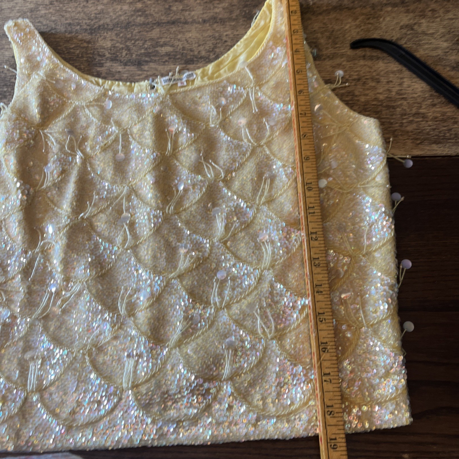 Vintage 60s House of Gold Hong Kong Pink Beaded Sequin Lattice Shell Top