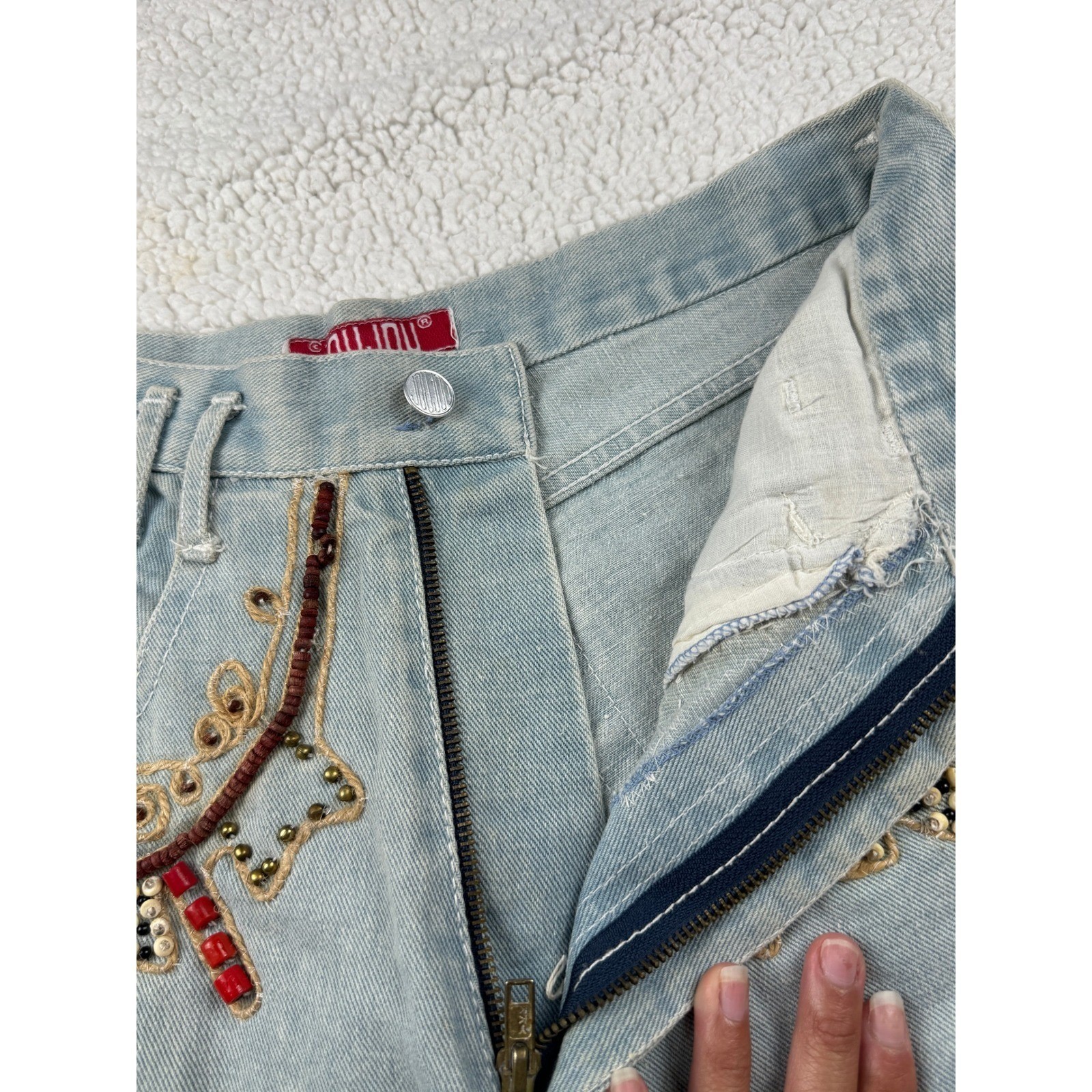 Joujou Vintage 90s Beaded Embroidered Denim Shorts Light Wash Boho Size 7/8