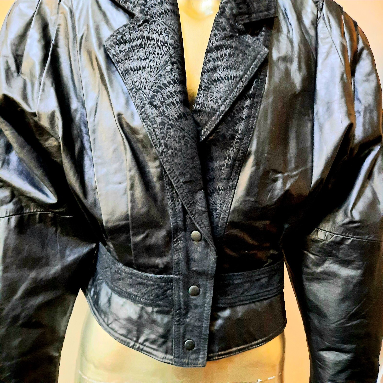 LEATHER VTG 80S DOLMAN SLEEVES SHOULDER PADS PLEATS SHORT JACKET sz M