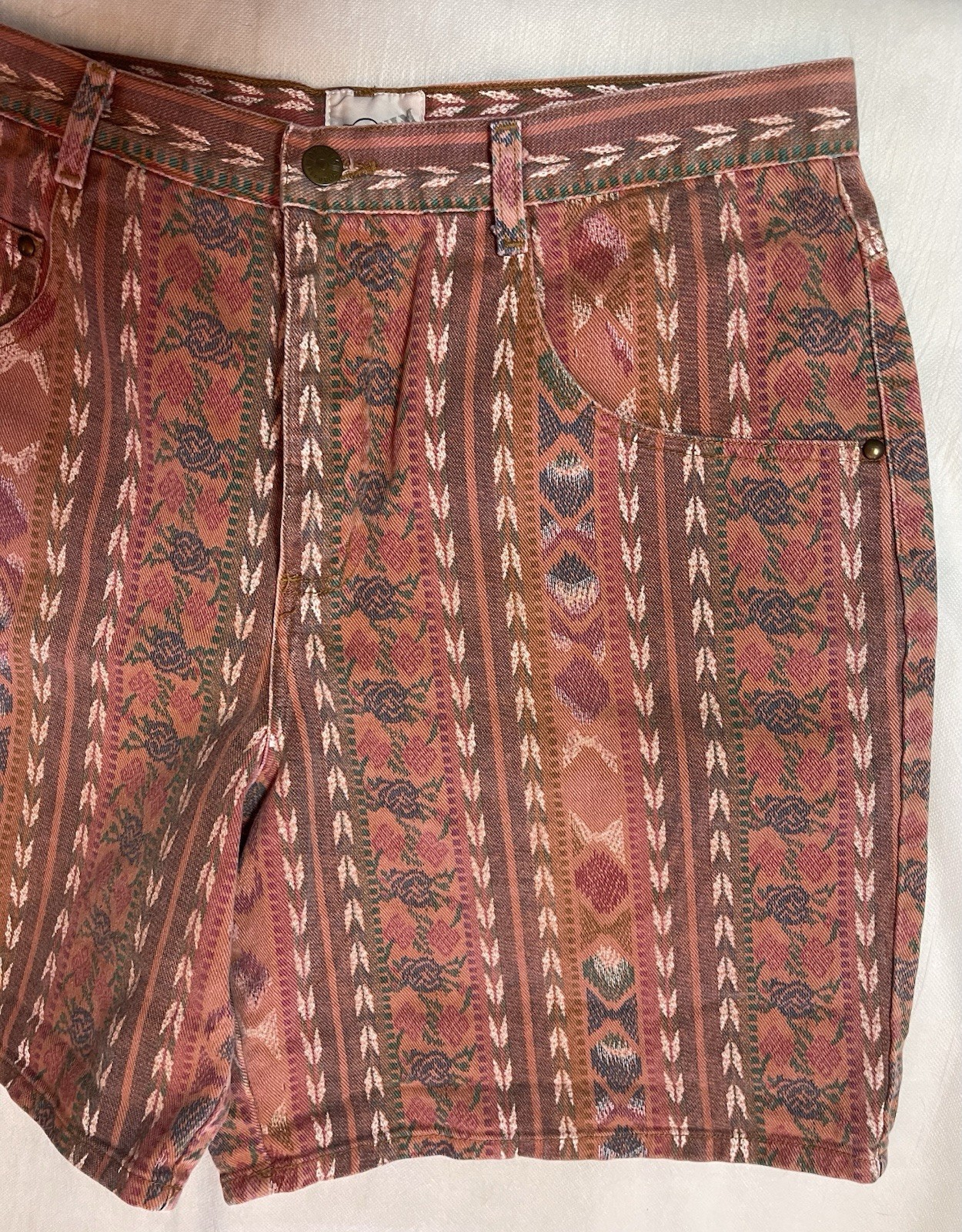 VINTAGE DENIM REPUBLIC Womens 15/16, High Waist, Southwest Design, Jean Shorts