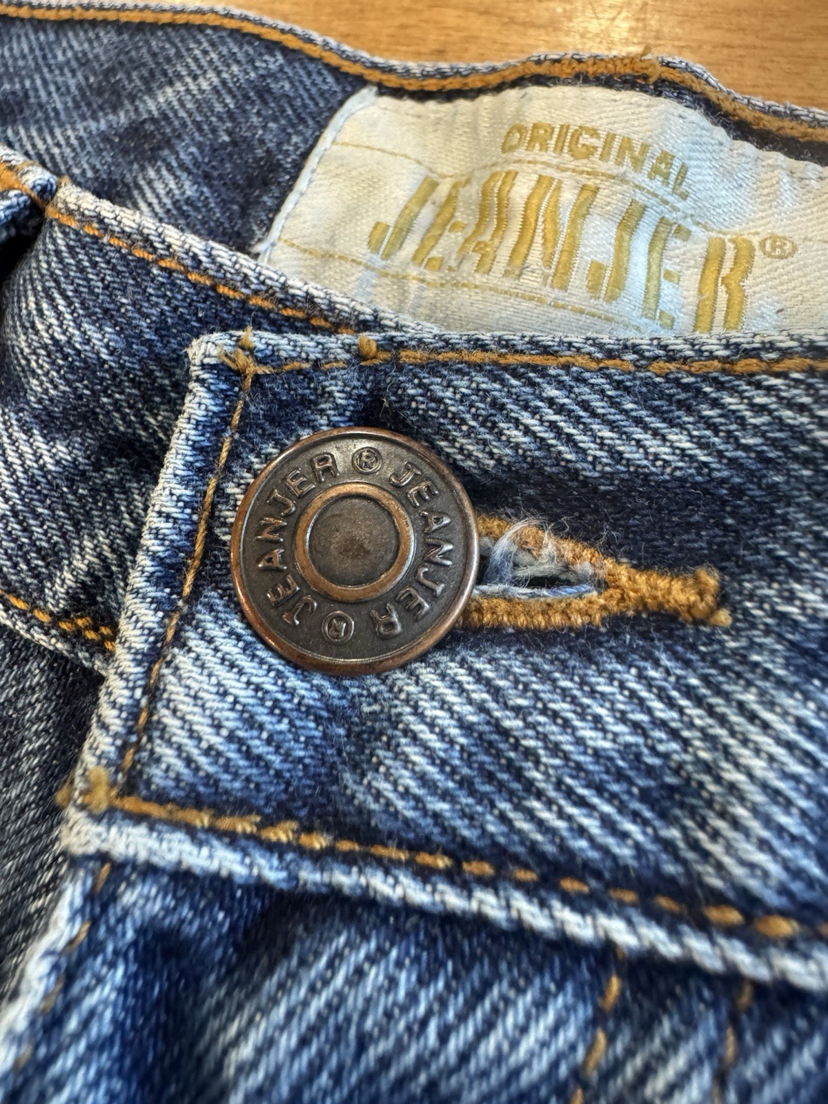 1980s /1990s Jeanjer by Jordache medium-wash blue denim jeans