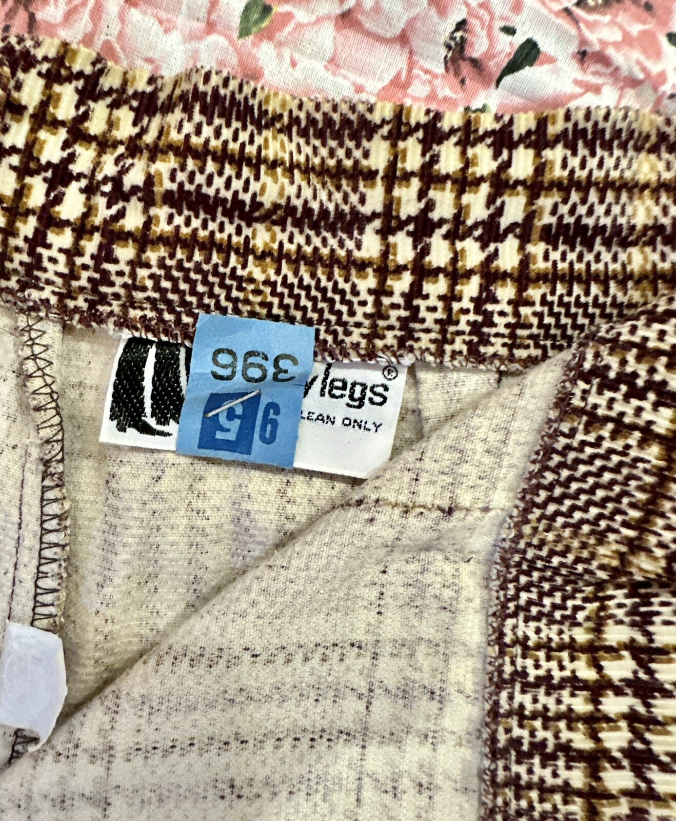 (VINTAGE) 70’s ILGWU Happy Legs Plaid Flare Trousers