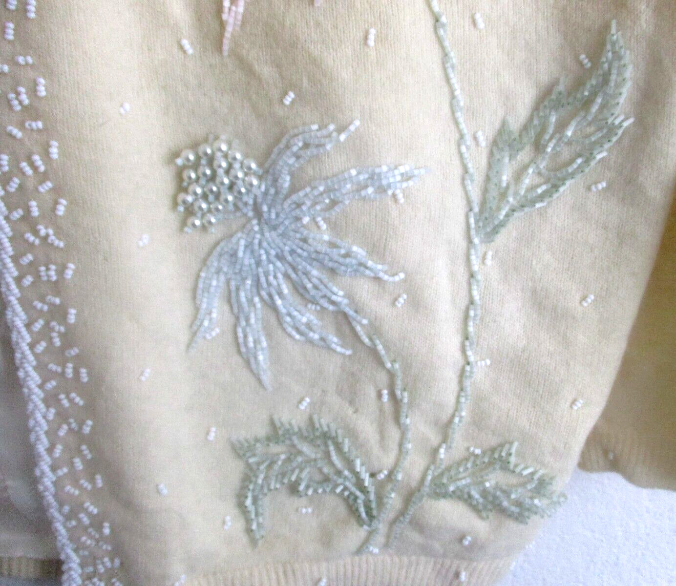Vintage Lambs Wool Sweater Size M Lovely Flower Bead Accents Miss Boutique