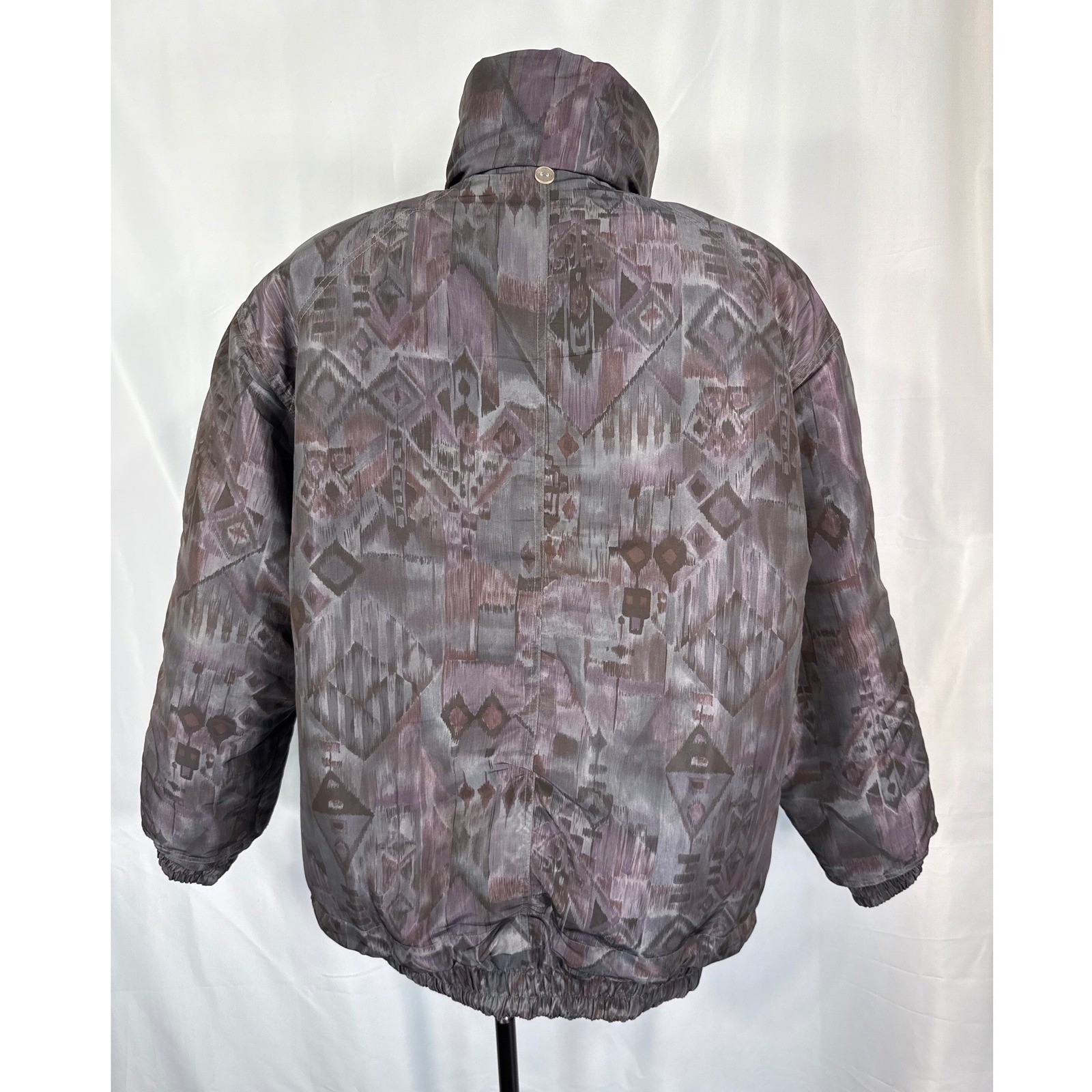 IZZI Vintage 90s 80s Puffer Jacket Geometric Ikat Print Purple Grey Toggle Zip M