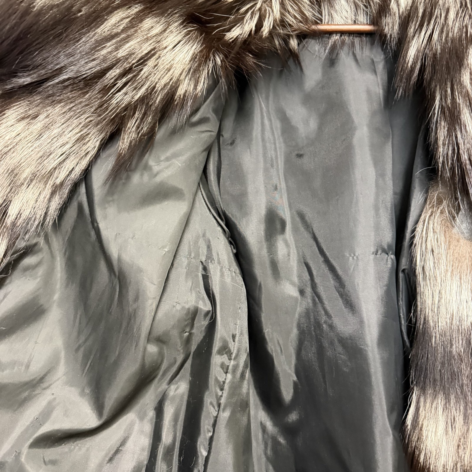 Vintage Women’s Luxury Genuine Silver Fox Fur Gray Black Coat Formal Jacket VTG