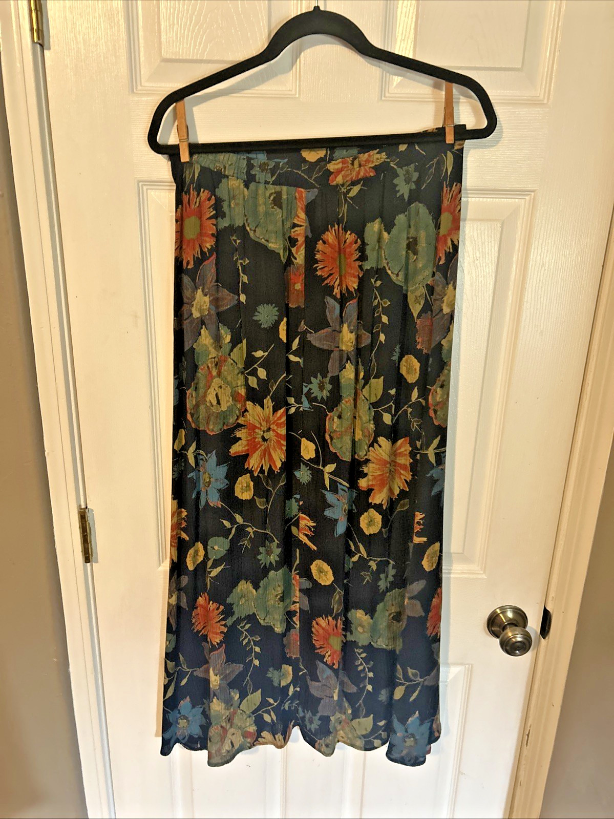 VTG. 1990-2000 Y2K JM Studio Made in USA Floral Skirt Size Large ( Waist 28″)