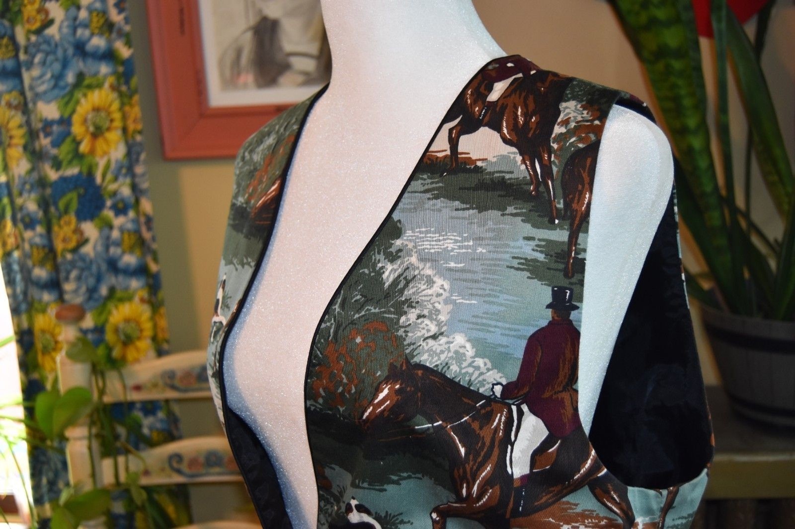 Vintage 80s Crazy Horse Liz Equestrian Vest The Hunt Button Back Size Medium