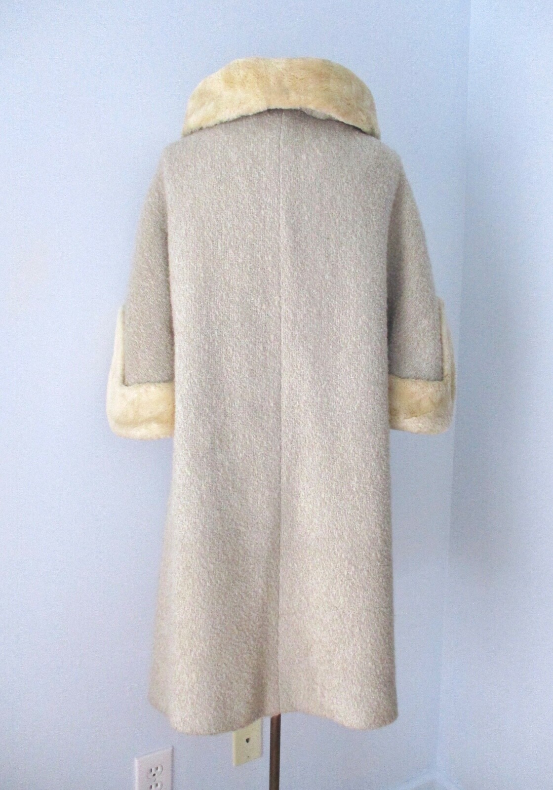 Vtg 50s Rockabilly VLV Freiss gray boucle swing coat cream sheared fur cuffs M/L