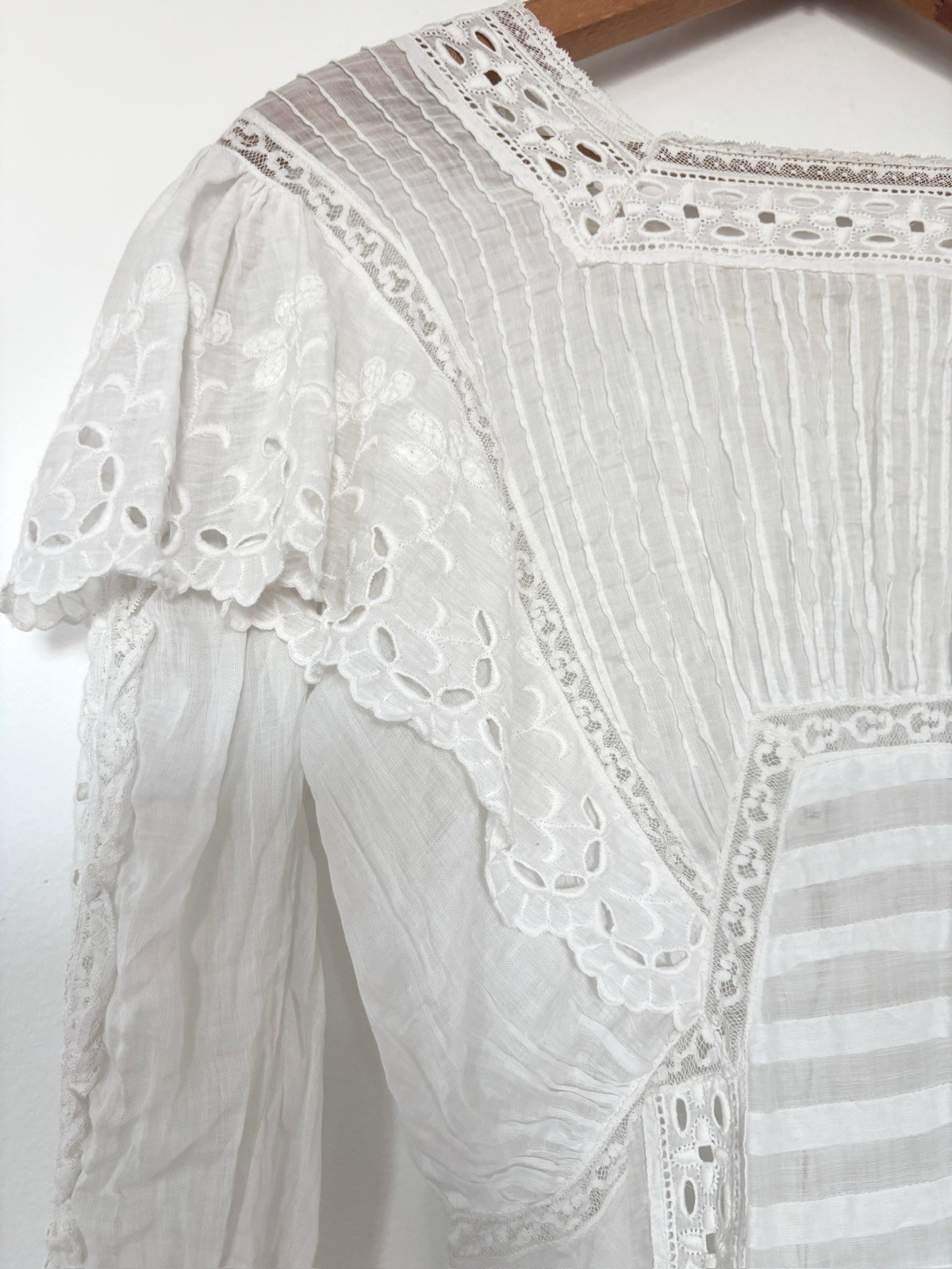 Antique Edwardian Early 1900s Cotton Voile/Embroidered Eyelet Lace Blouse