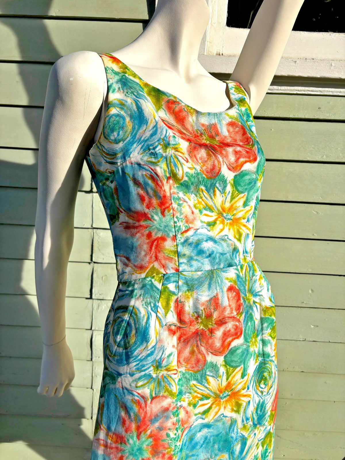 1950/60’s Sleeveless Boat Neck Floral Sun Dress Zip Up Back Big Bright Flowers