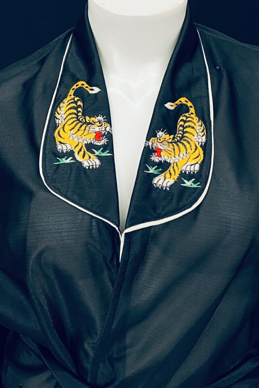 Vintage 1960s 1970s black robe, novelty print tiger embroidered cat Larry