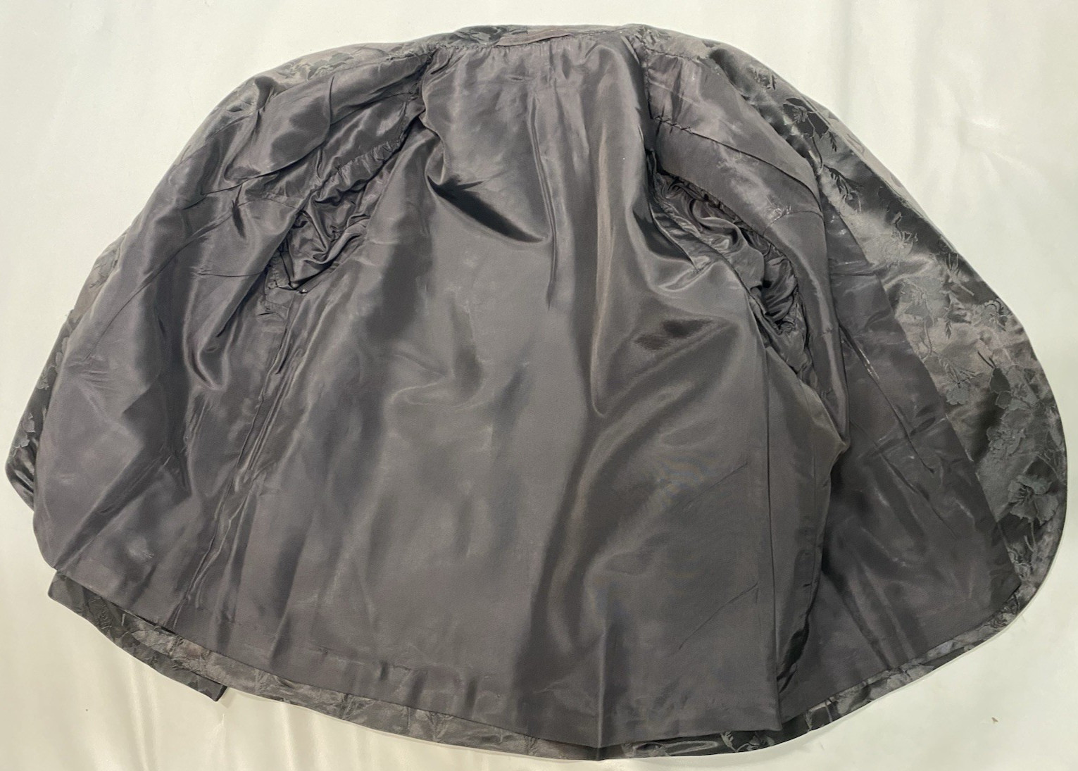 Vintage Skirt Suit SIZE LARGE black jacquard tailored classic 50s 60s goth